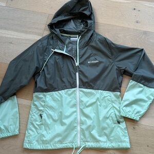 Columbia Women’s Gray and Mint Windbreaker